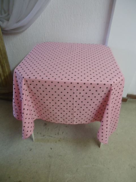 TOALHA ROSA COM POÁ MARROM 1,50X1,50.jpg