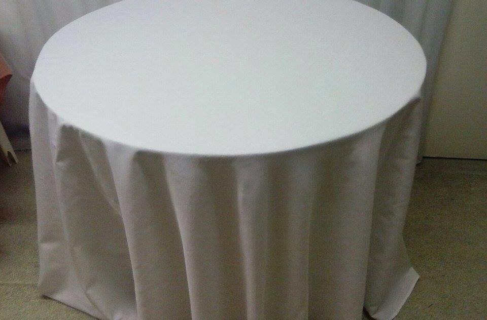 TOALHA BRANCA 3,00 MTS DIÂM.jpg